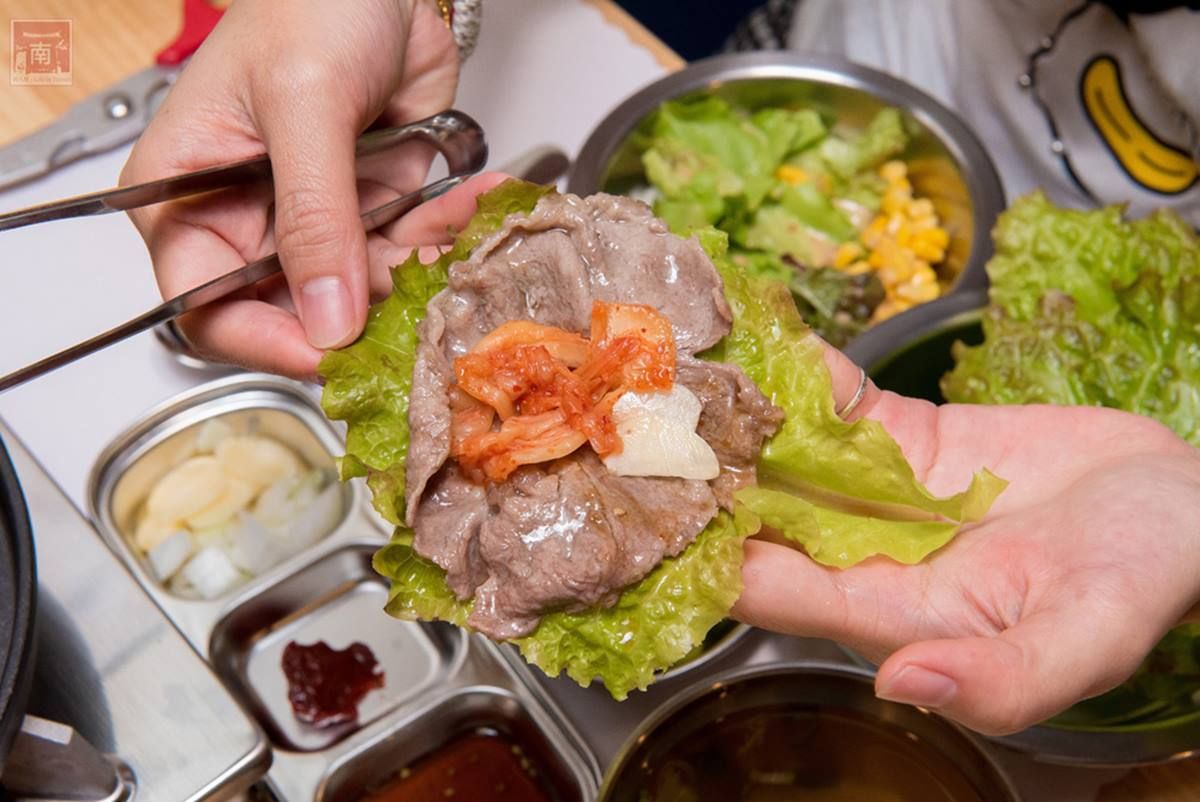 邊吃肉邊追劇超紓壓！台南單人式燒肉　還有冰淇淋飲料無限供應 | ETto