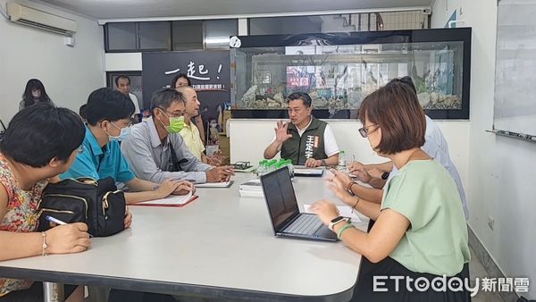 ▲王定宇召開「台電龍崎變電所閒置空間」專案會議，台電答應研議，如果地方政府解決土地爭議，願以敦親睦鄰回饋金協助地上建築物修繕。（圖／記者林東良翻攝，下同）