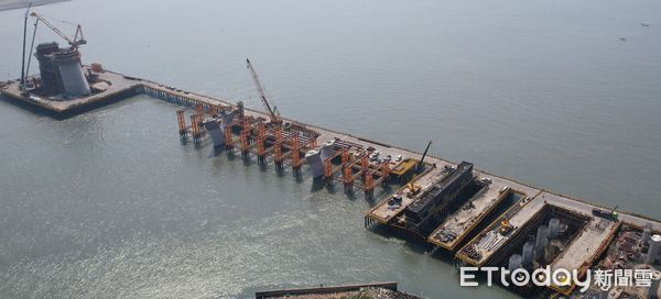 [新聞] 全台首設「阻尼器」橋梁就在淡江大橋