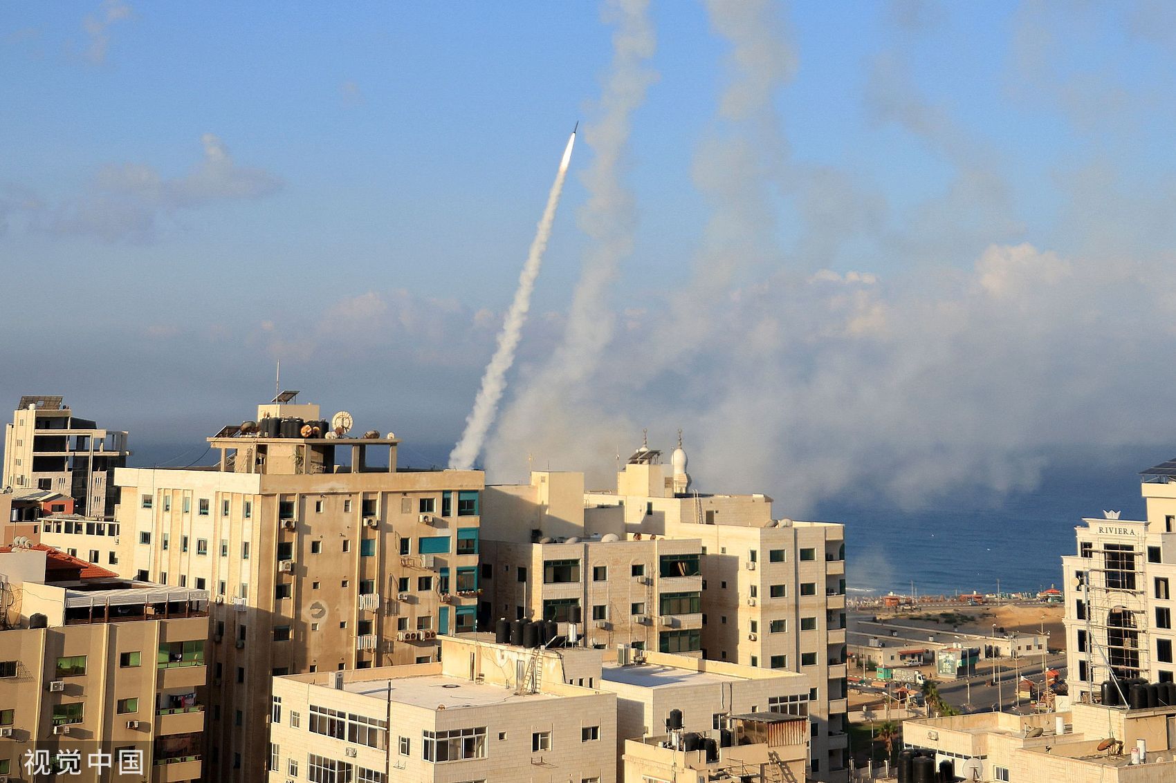 ▲▼加薩地區的巴勒斯坦武裝份子7日朝以色列發射大量火箭彈，巴勒斯坦激進組織「哈瑪斯」（Hamas）宣稱犯案。（圖／CFP）