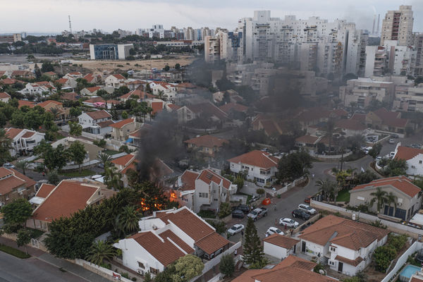 ▲▼ 加薩地區的巴勒斯坦武裝份子7日朝以色列發射大量火箭彈，巴勒斯坦激進組織「哈瑪斯」（Hamas）宣稱犯案。（圖／達志影像／美聯社）