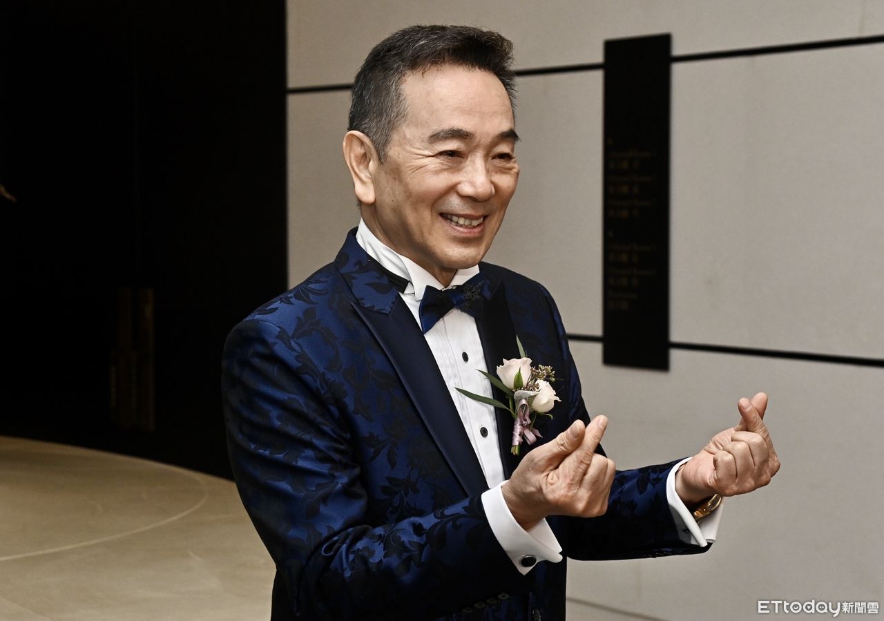 張晨光娶媳婦「手比愛心」超嗨！要兒賺錢養家「老婆負責貌美如花，買買買」 | ETtoday星光雲 | ETtoday新聞雲