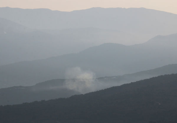 ▲▼  在黎巴嫩南部，以色列占領的舍巴農場地區有煙霧冒出。（圖／路透）