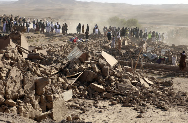 ▲▼阿富汗強震逾2000人死，9000多人傷。（圖／達志影像／美聯社）