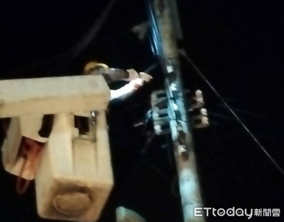 ▲台電5天累積投入1500人次協助雲林地區復電。（圖／記者蔡佩旻翻攝）