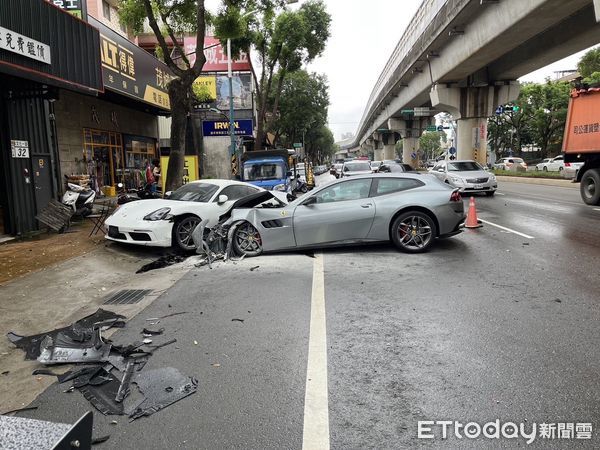 ▲▼最貴車禍！桃園1500萬法拉利GTC撞保時捷　車頭扭曲、側門凹陷。（圖／記者楊熾興翻攝）