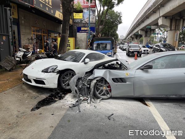 ▲▼最貴車禍！桃園1500萬法拉利GTC撞保時捷　車頭扭曲、側門凹陷。（圖／記者楊熾興翻攝）