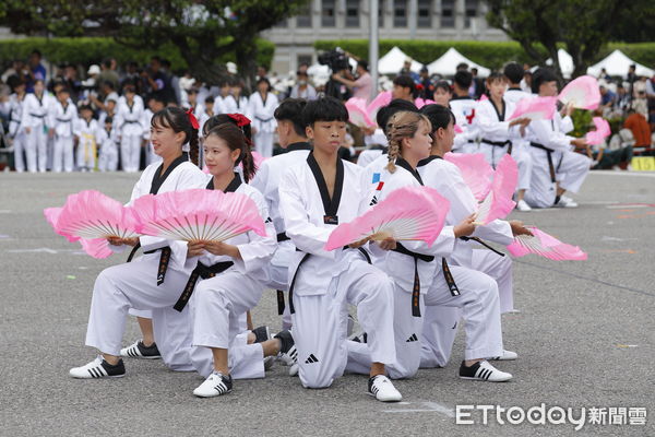 ▲▼雙十國慶表演–國立體育大學、教育部體育署、勞動部表演。（圖／記者湯興漢攝）