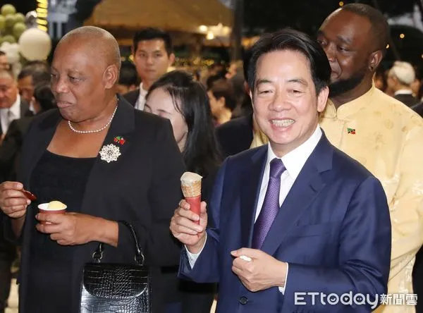 ▲▼中華民國112年國慶酒會 賴清德試吃台灣美食。（圖／記者屠惠剛攝）