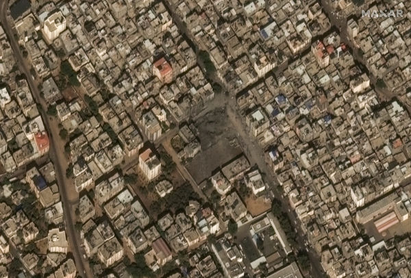 ▲▼ 加薩10日衛星影像，Al Sousi清真寺被毀。（圖／路透）