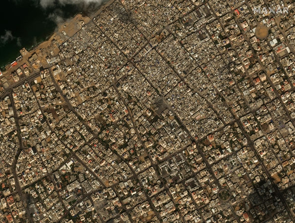 ▲▼加薩10日衛星影像，建築物被毀。（圖／路透）