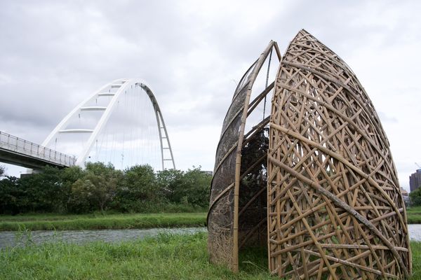 ▲台灣藝術家李簣至作品「時間種子」,「種下枝葉」作品。（圖／新北市高灘處提供）