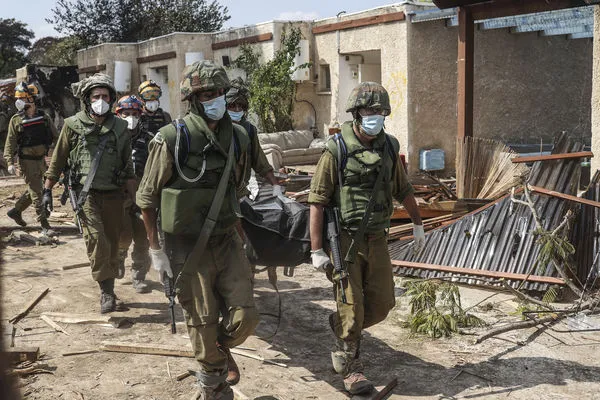 ▲▼以南卡法阿扎被屠村，至少有200平民慘死  。（圖／達志影像／美聯社）