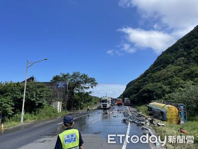 快訊／台2線槽車翻覆！疑有毒物外洩　駕駛卡車內無生命徵象　