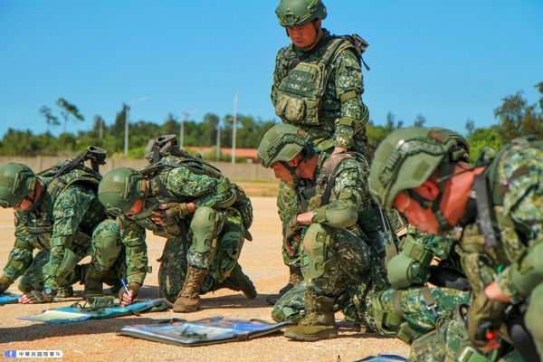 黃竣民／褓姆教育掏空實戰力　豈能實現分散式指揮管制？