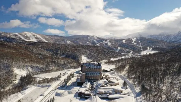 ▲▼Club Med北海道第4間全新全包式雪村「Kiroro Grand本館」。（圖／Club Med提供）