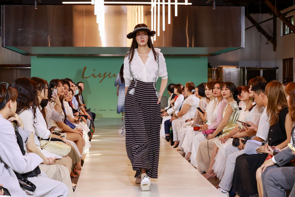 ▲臺北時裝周首日設計師Liyu Tsai 搶先華麗登場。