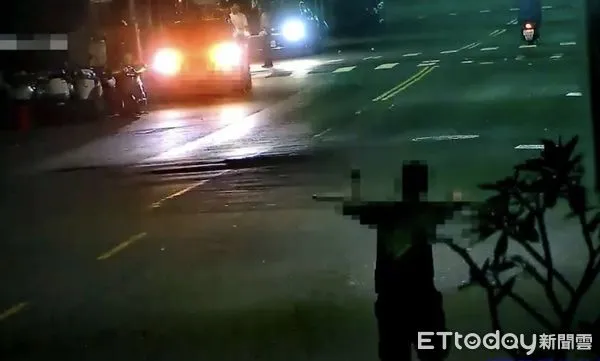 ▲▼高雄爆當街砍人！男持鐵棍、水果刀開砍，1人背部受傷送醫。（圖／記者賴文萱翻攝）