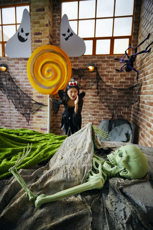 ▲GLORIA OUTLETS華泰名品城推出Halloween場景「萬聖骷髏車庫」、「萬聖骷髏工廠」。（圖／GLORIA OUTLETS華泰名品城提供）