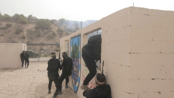 ▲▼在哈瑪斯9月12日發布的影片之中，武裝成員在加薩南部進行「Strong Pillar」實彈演習。（圖／達志影像／美聯社）
