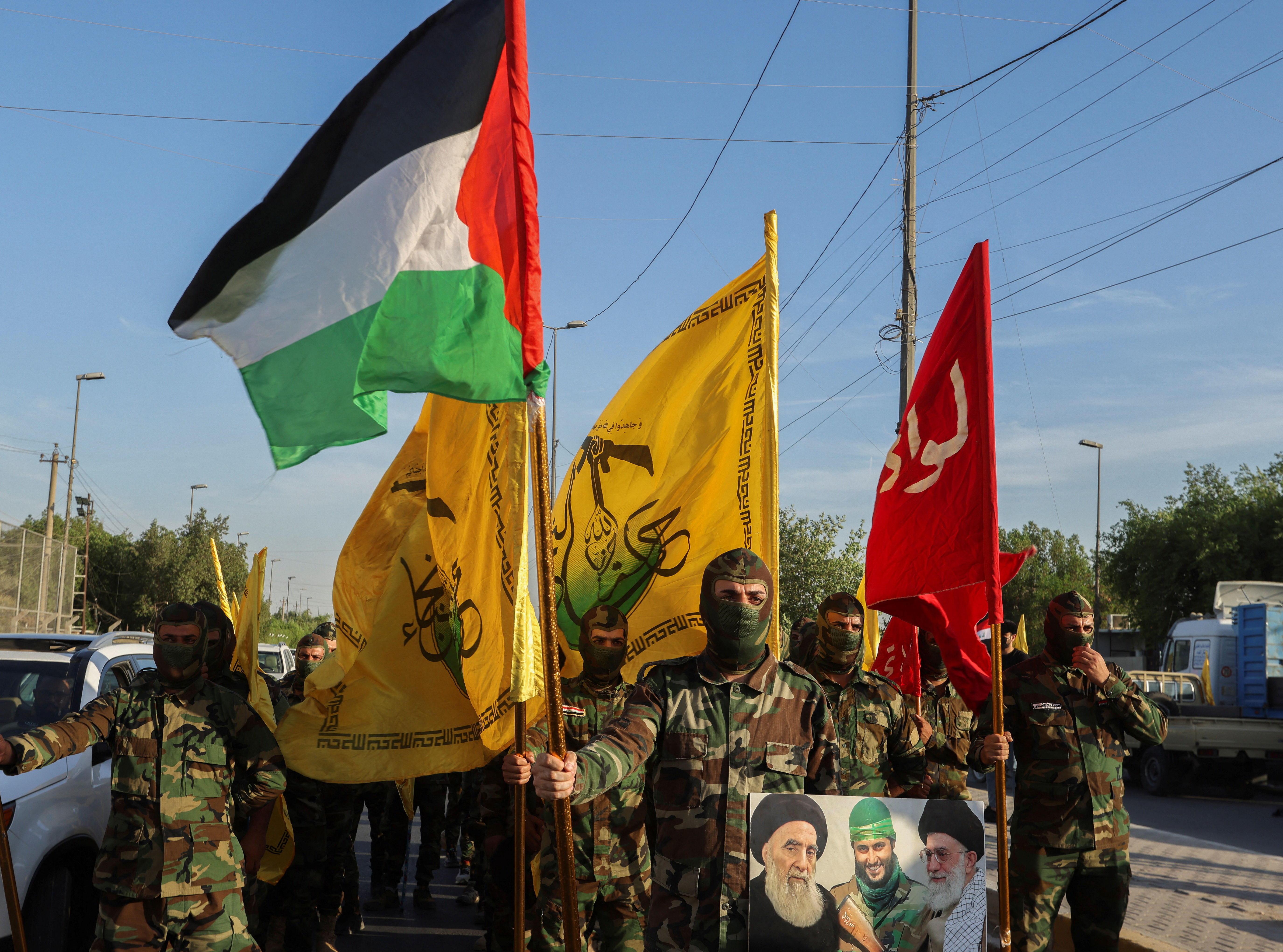 ▲▼黎巴嫩真主黨成員揮舞巴勒斯坦旗幟聲援加薩。（圖／路透）