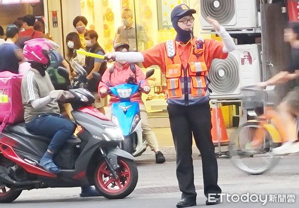 ▲桃園市護國宮將於明天下午起舉辦「太子忠孝文化季夜巡遶境」活動，警方協調義交中隊協勤交通疏導。（圖／記者沈繼昌翻攝）