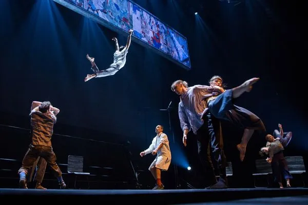 ▲▼前太陽馬戲團團員們，天團級的「七手指特技劇場」（Les 7 Doigts）睽違多年再度來台，以火車旅行為主題演出《列車上》，帶觀眾踏上一場未知終點的冒險之旅。（圖／臺北表演藝術中心提供）