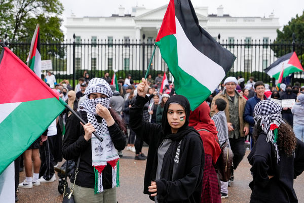 ▲▼美國數千名巴勒斯坦支持者14日在華盛頓白宮附近舉行示威遊行。（圖／路透）