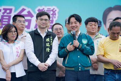 高雄市長「挺賴接棒」! 賴瑞隆獲過半跨黨派里長支持