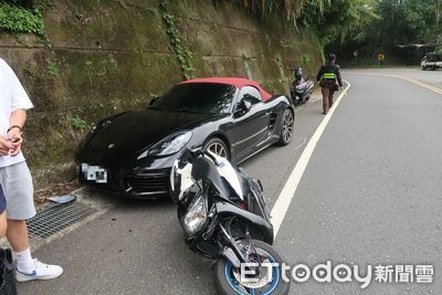 山道猴北宜財茂彎自摔滑對向　機車擦撞保時捷！遭虧刮到大獎