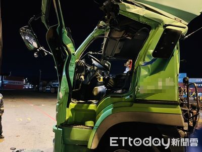 基隆西碼頭事故!曳引車猛撞天車 「車頭變形」駕駛一度受困