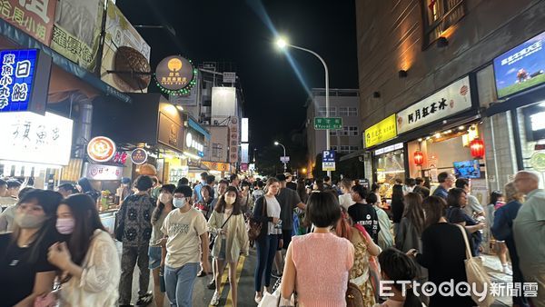 ▲▼ 台中,一中,夜市,攤位,租金,天價,雞排,3坪            。（圖／記者陳筱惠攝）