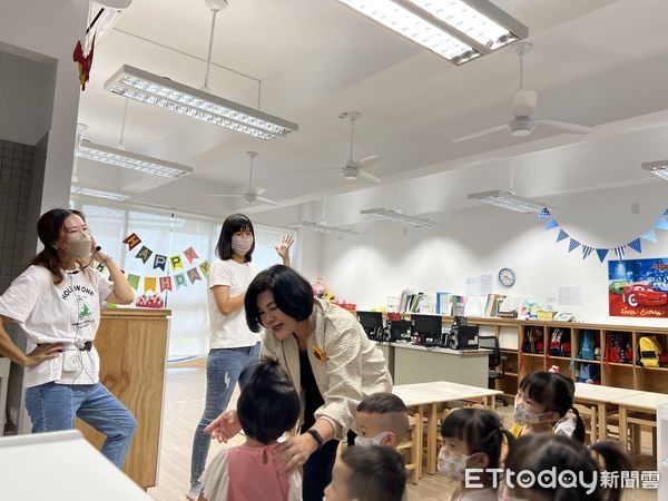 ▲二崙國小附設幼兒園今天揭牌啟用，是二崙鄉市中心唯一也是最新的幼兒園，首屆即滿招31人。（圖／記者蔡佩旻翻攝）