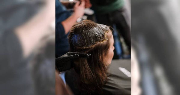 英國一名女子由於染髮導致嚴重過敏，雙眼更是「失明2天」。（示意圖／Pexels）