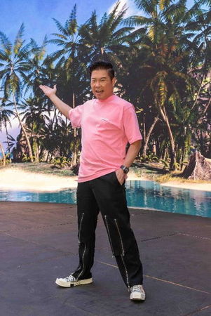 ▲ 曾國城今年再度強勢入圍金鐘獎，收到同學們的祝賀。（圖／世新大學提供）