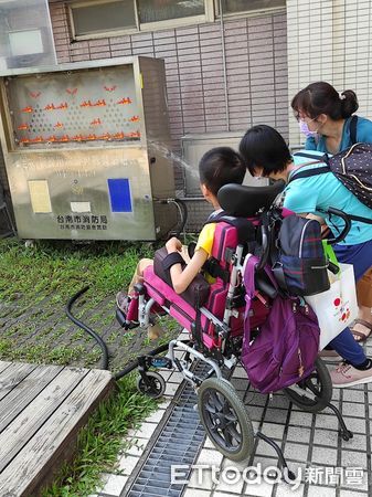 ▲台南市防災教育館，為推動身心障礙人士及弱勢團體防災及離災教育，特別規劃每周五下午時段保留名額，給予優先預約。（圖／記者林東良翻攝，下同）