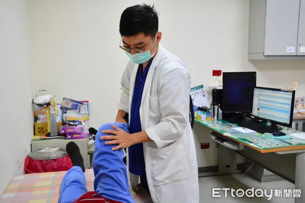 ▲退化性關節炎大都出現年長族群。（圖／記者楊漢聲翻攝）