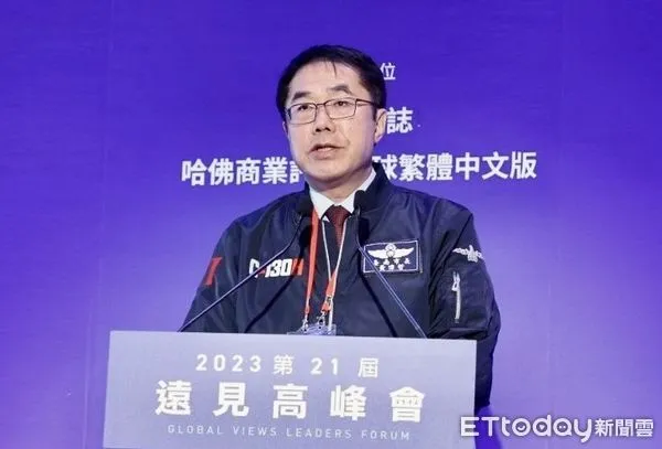 ▲台南市長黃偉哲出席「2023第21屆遠見高峰會」進行專題演講，他以「科技、永續、智慧 400年古城新面貌」為題，探討在「逆全球化年代」，台南如何因應挑戰、邁向未來。（圖／記者林東良翻攝，下同）