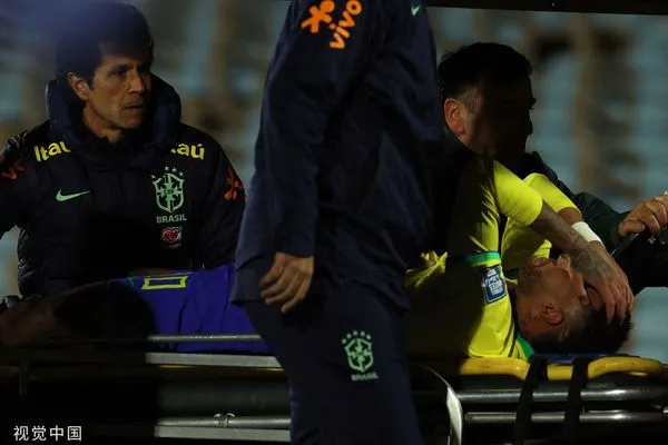 ▲▼巴西足壇巨星內馬爾遭逢嚴重膝傷。（圖／CFP）