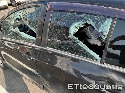 都是為了她！2男械鬥砸車不甩公權力　警對空鳴槍嚇阻
