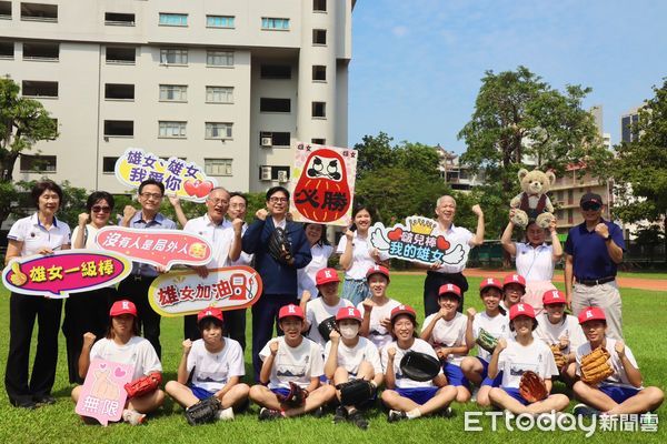 ▲▼高雄女中派出13位女黑豹應戰中信盃黑豹旗。（圖／記者許宥孺翻攝）