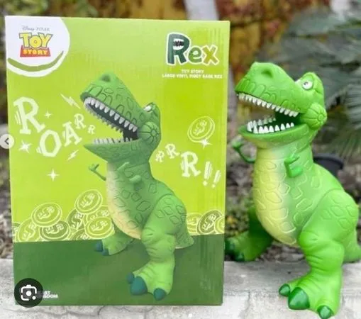 ▲郭台銘特別準備抱抱龍存錢筒給黃珊珊。（圖／郭辦提供）