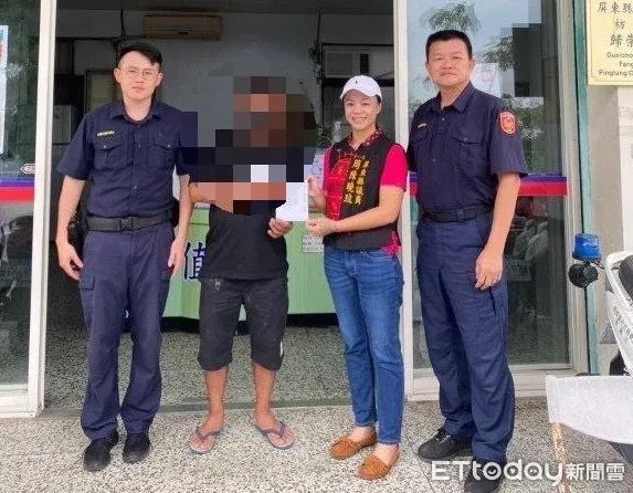 ▲枋寮警分局歸崇派出所所長陳啟超、所內員警結合愛心團體助人              。（圖／記者陳崑福翻攝）