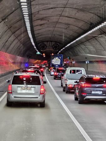 ▲▼南韓高速公路隧道21日發生4死車禍。（圖／翻攝自X）