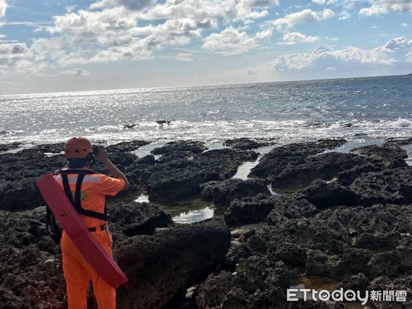 ▲海巡等單位陸海空全力搜救落海遊艇船長             。（圖／記者陳崑福翻攝）