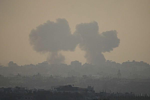 ▲▼以色列空襲加薩走廊後冒出黑煙。（圖／路透）