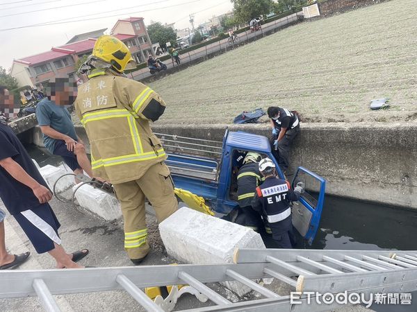 ▲新園鄉瓦瑤國小前車禍          。（圖／記者陳崑福攝）