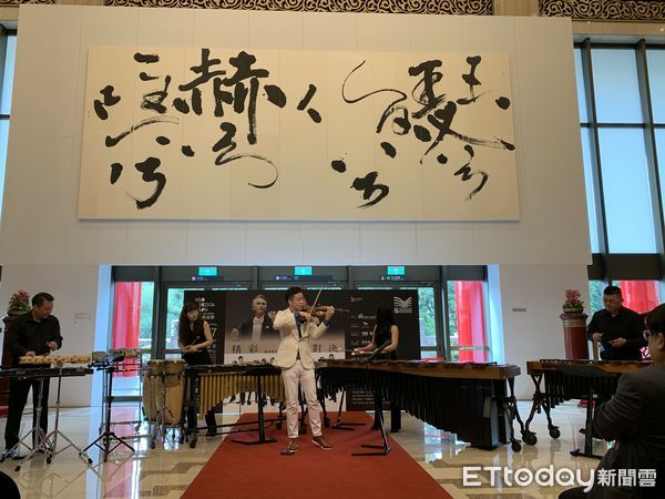 ▲小提琴家黃俊文與朱宗慶打擊樂團合作演出             。（圖／記者蘇位榮攝）