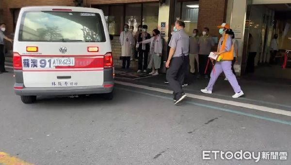 ▲▼ 宜蘭新澳隧道內北上車道24日下午發生16車的連環車禍，博愛醫院啟動大量傷患機制。（圖／記者黃彥傑翻攝）