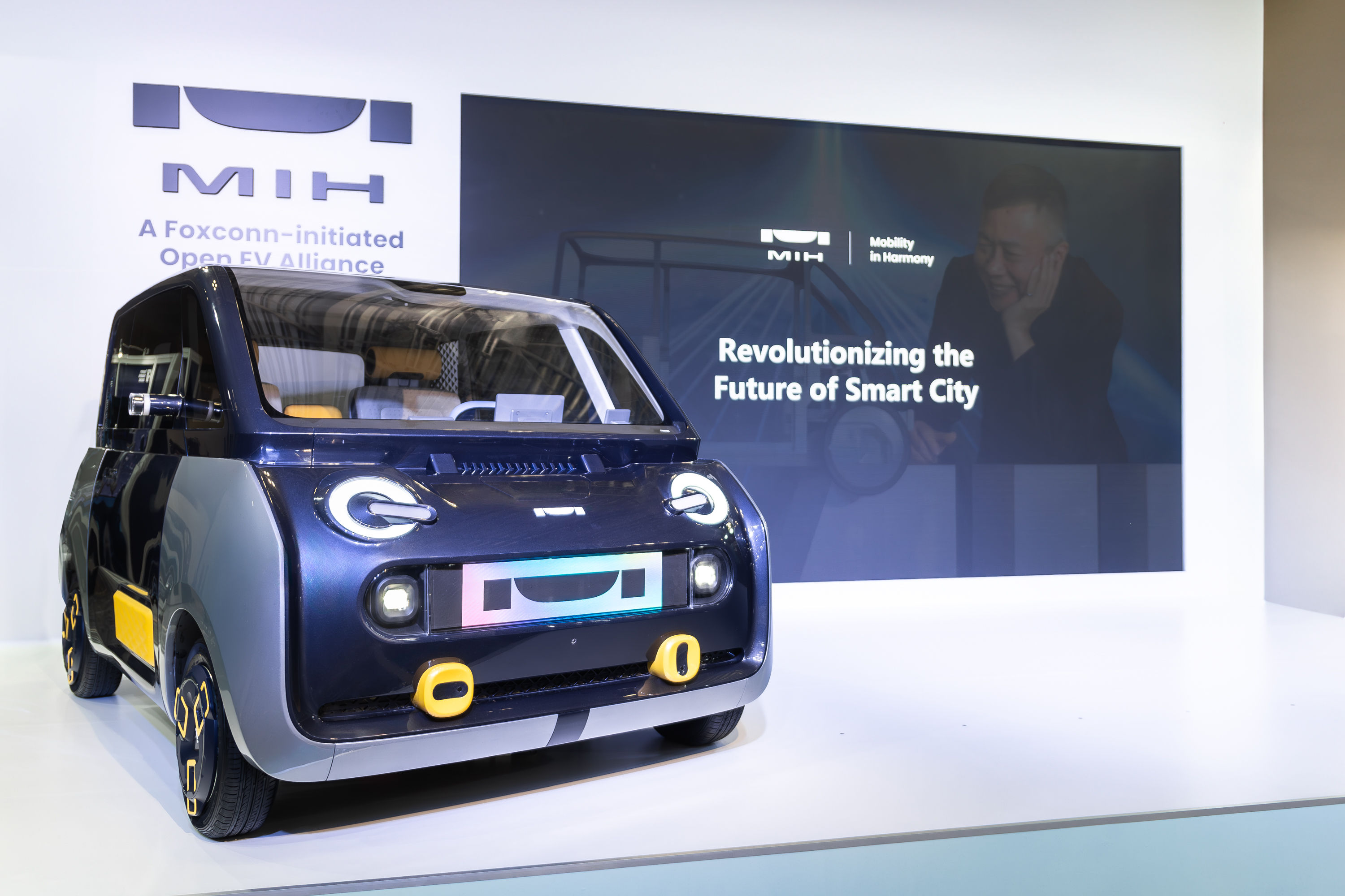 ▲MIH於東京車展全球首演Project X電動概念車。（圖／翻攝自MIH）